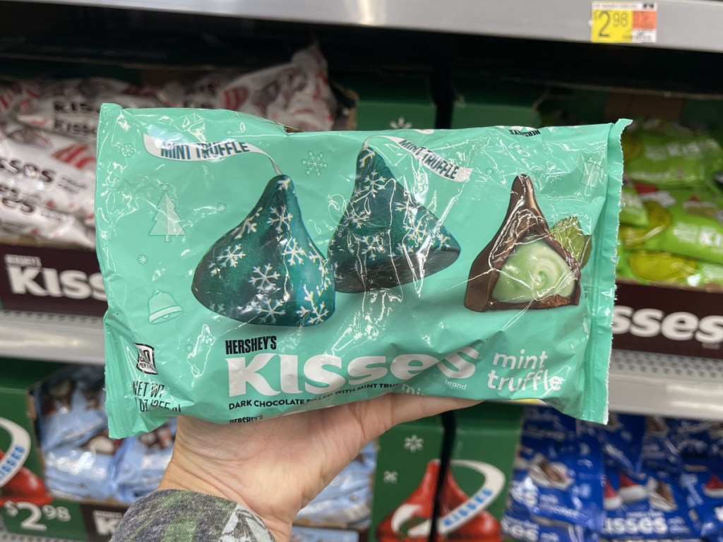 Hersey's Holiday Kisses Mint Truffle Dark Chocolate Candy 9.5 oz Bag