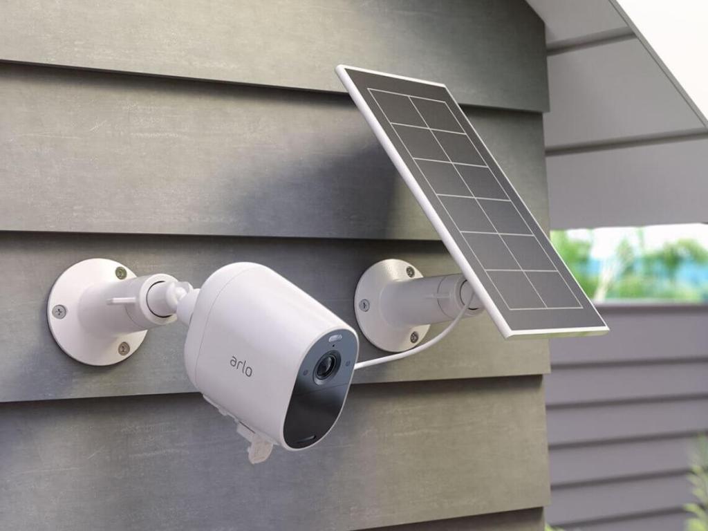 arlo essential security camera with solar panel