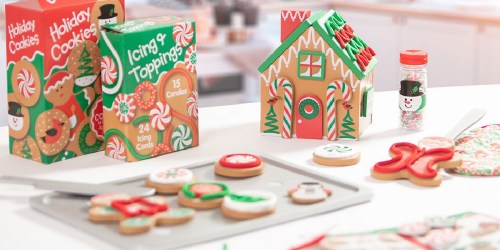 Melissa & Doug Deluxe Wooden Holiday Baking Set Just $24.99 on Kohl’s.com (Regularly $40)