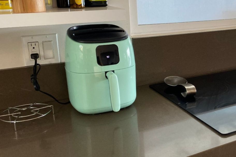 Dash Tasti-Crisp digital air fryer