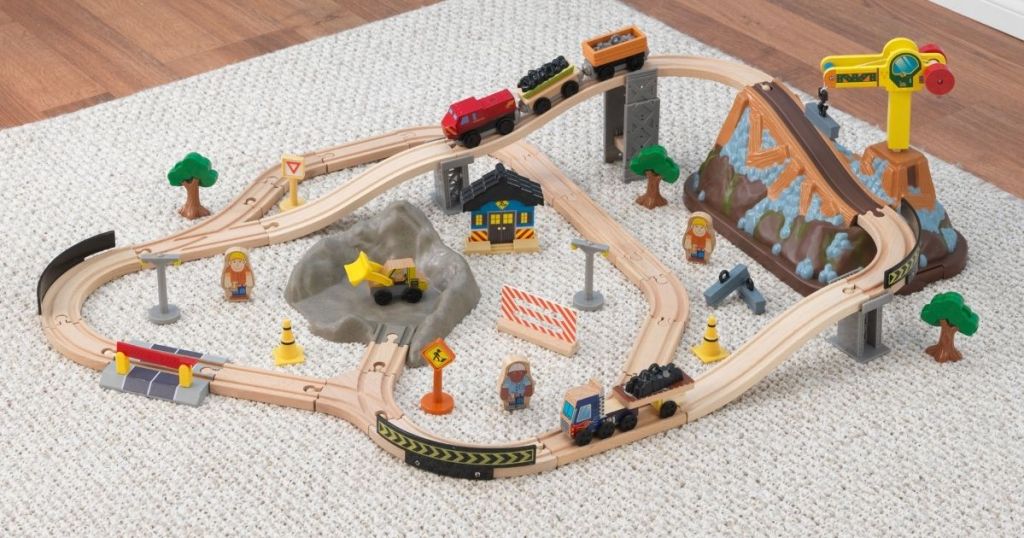 KidKraft Bucket Top Construction Wooden Train Set 