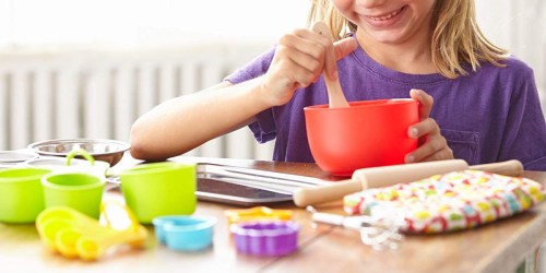 Melissa & Doug 20-Piece Baking Playset Only $17.82 on Amazon (Regularly $33)