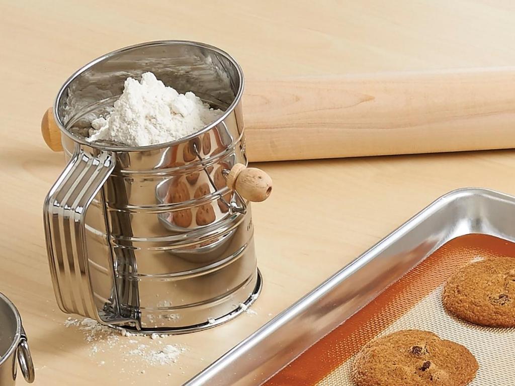 Mrs. Anderson’s Baking Sifter