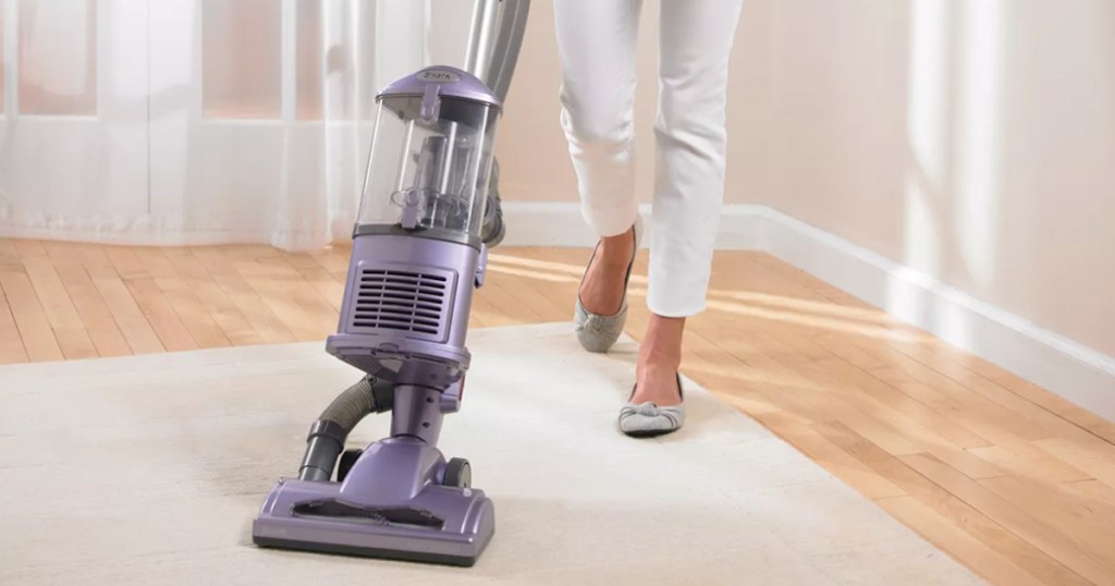 shark navigator vacuum on rug