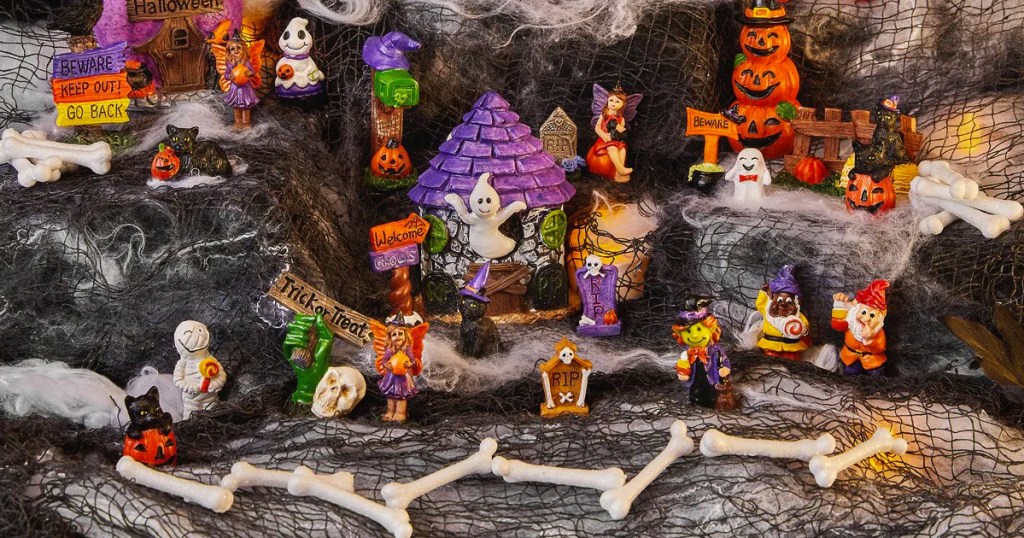 halloween themed fairy garden set