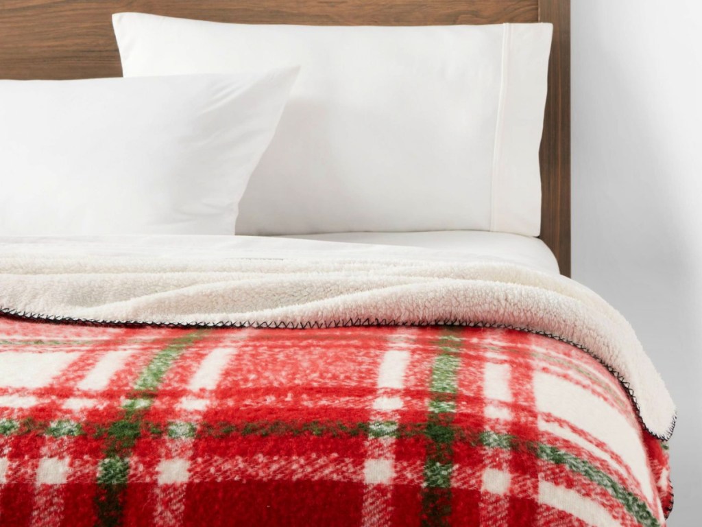 Threshold Holiday Print Bed Blanket