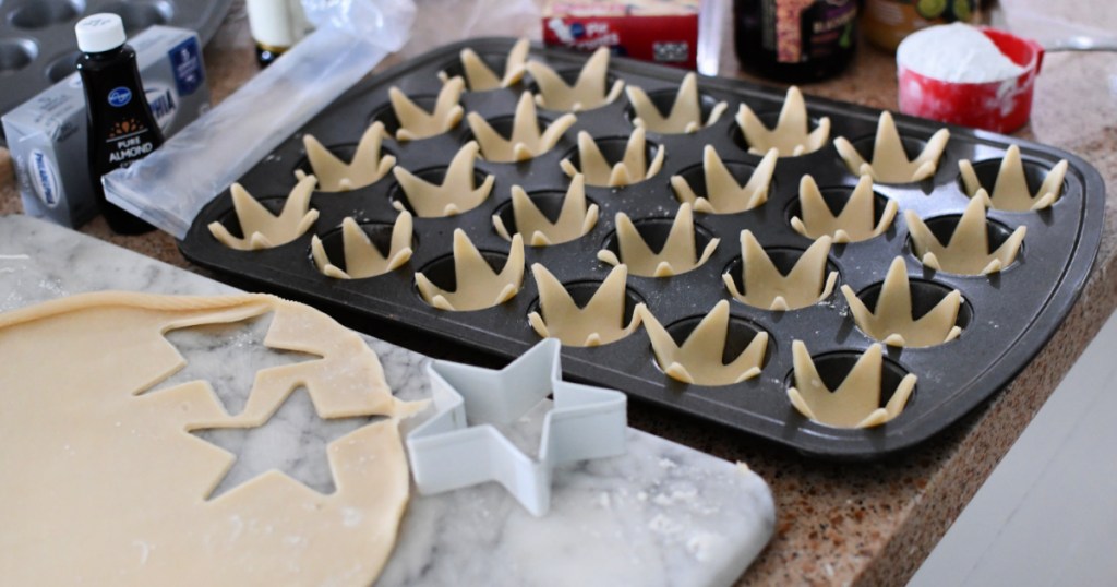 making pie crust mini fruit tarts