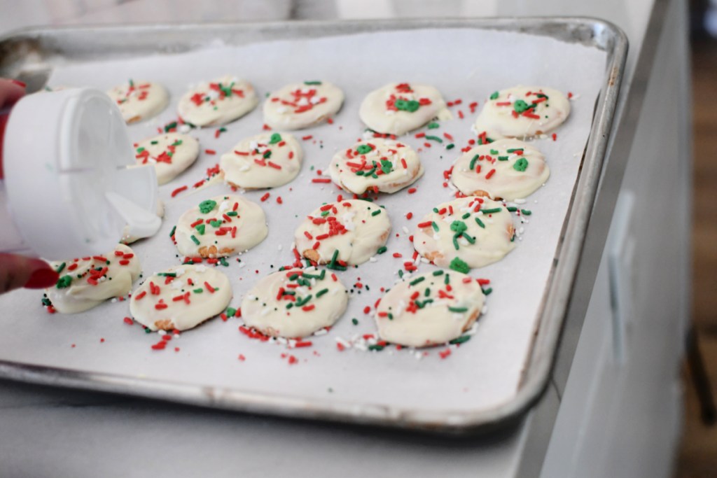 adding sprinkles to cookies