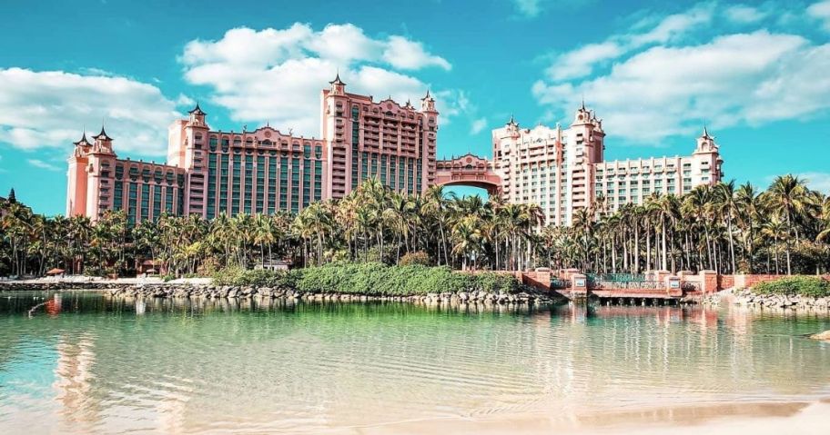 atlantis resort with beach