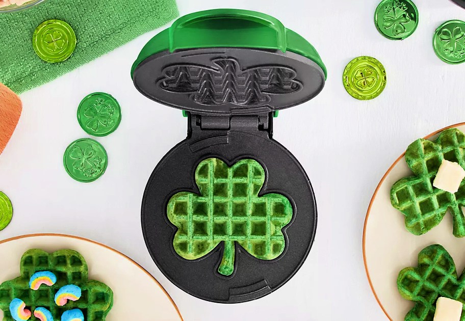 Dash Shamrock Mini Waffle Maker