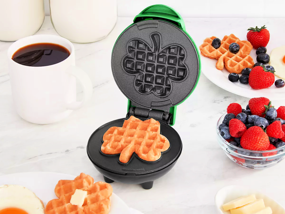 Dash Shamrock Mini Waffle Maker