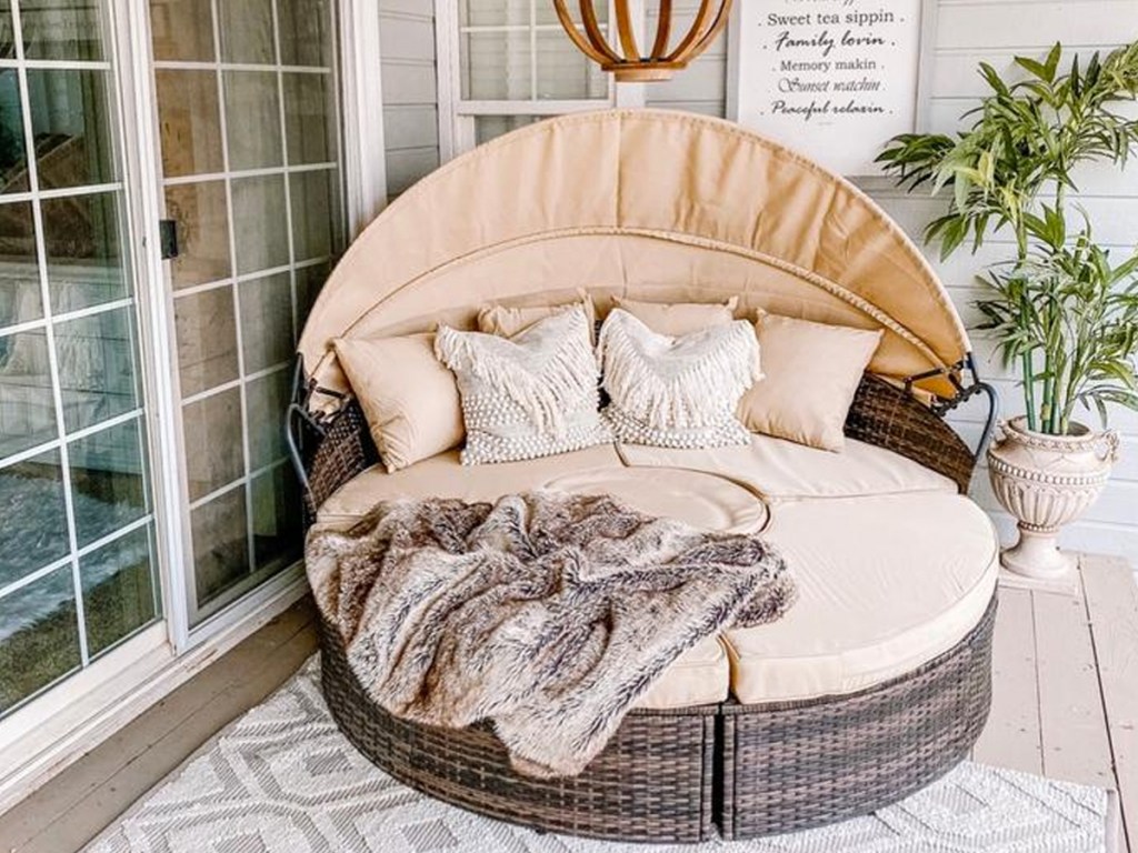 daybed sectional with pillows and throw blanket