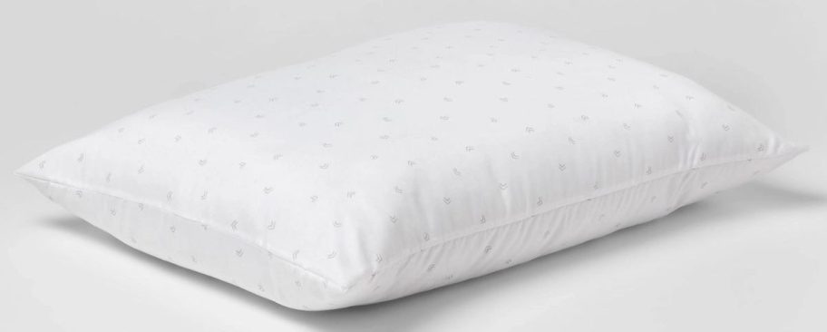 room essentails standard plush pillow