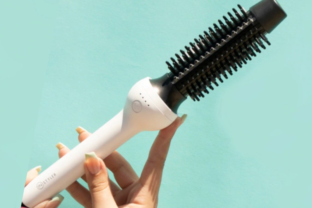 hand holding instyler freestyle tool