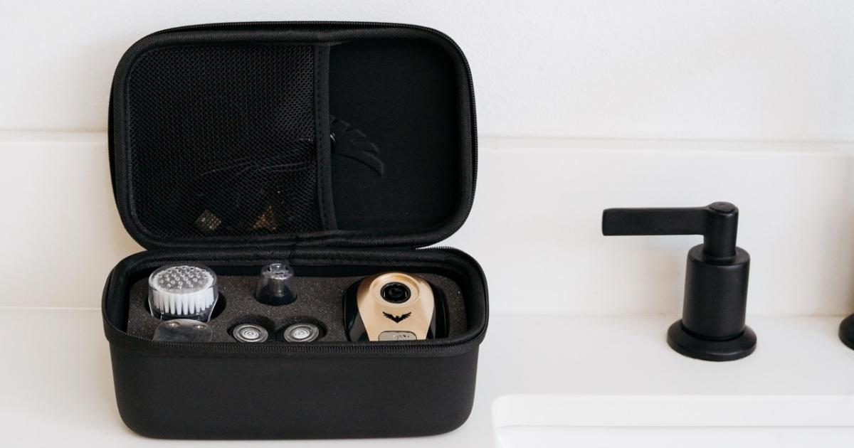 freedom grooming flexseries electric razor travel kit
