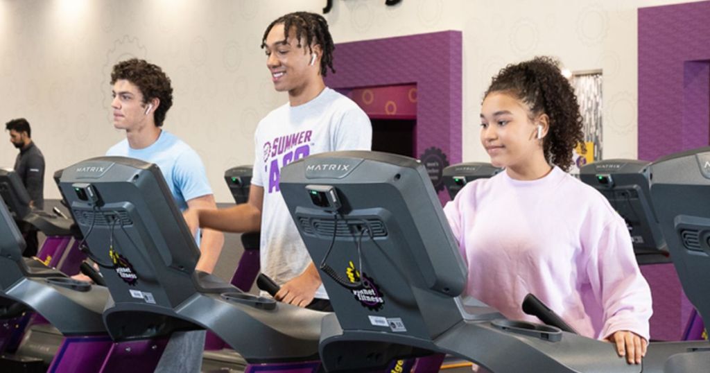 teens working out at planet fitness