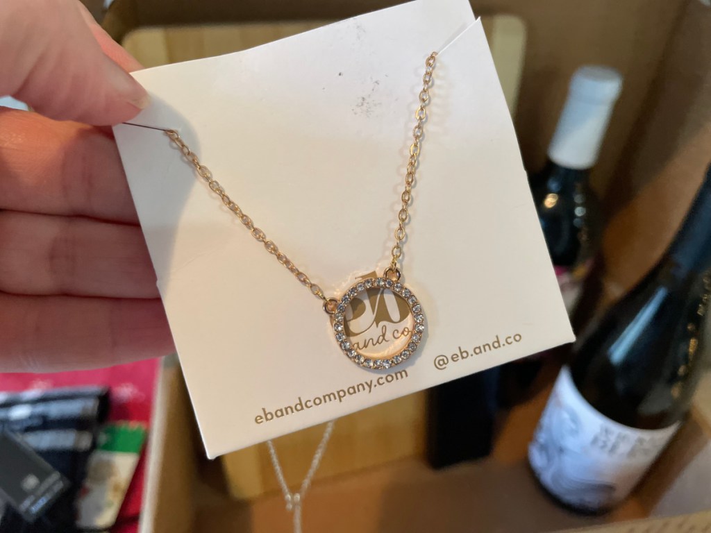 circle necklace in package