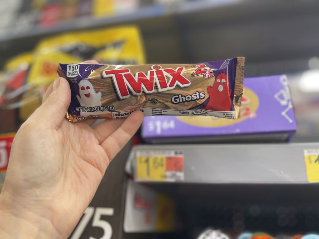 hand holding a Twix Ghosts 2-Pack