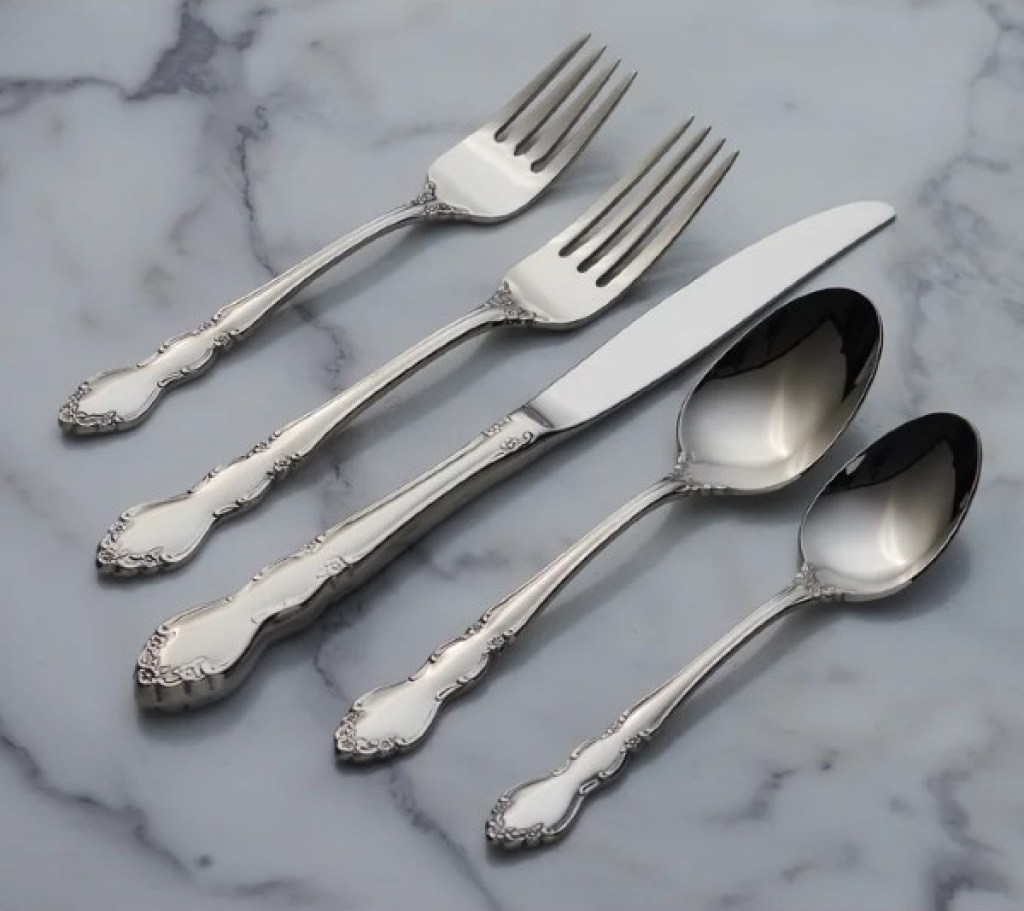 Oneida Dover Silverware Set - Best Silverware Sets