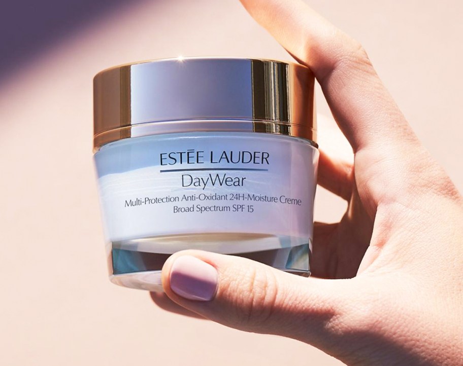 hand holding Estée Lauder DayWear