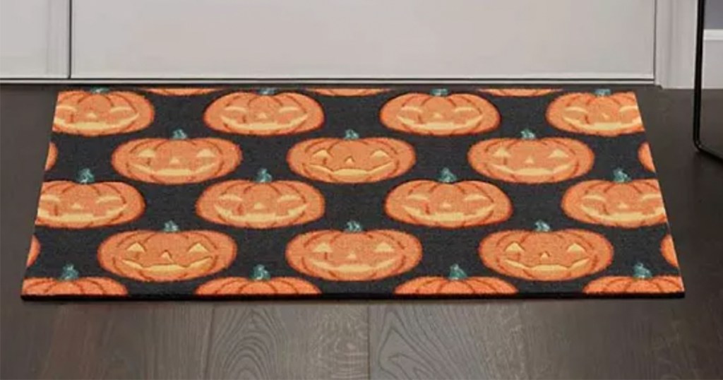 Kohls halloween rug at front door