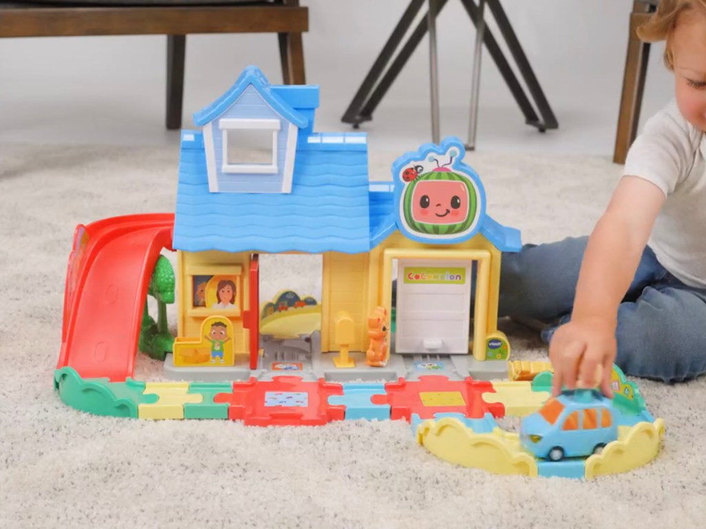 VTech CoComelon Go! Go! Smart Wheels JJ's House Track Set