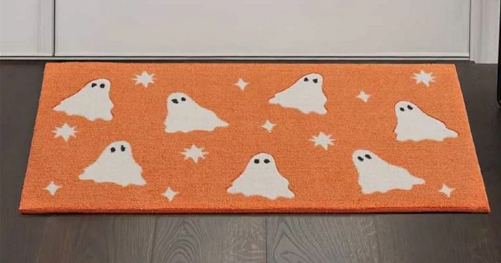 Kohls halloween rug at front door