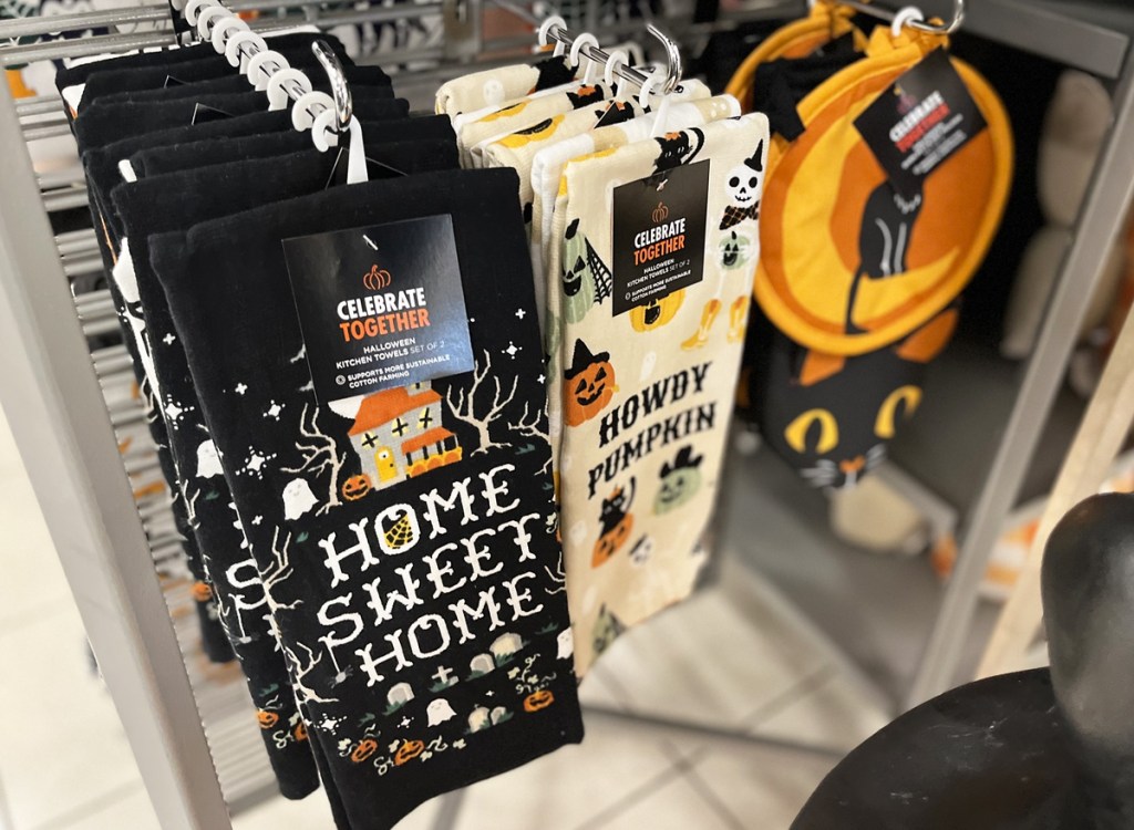 halloween kitchen towels at kohls