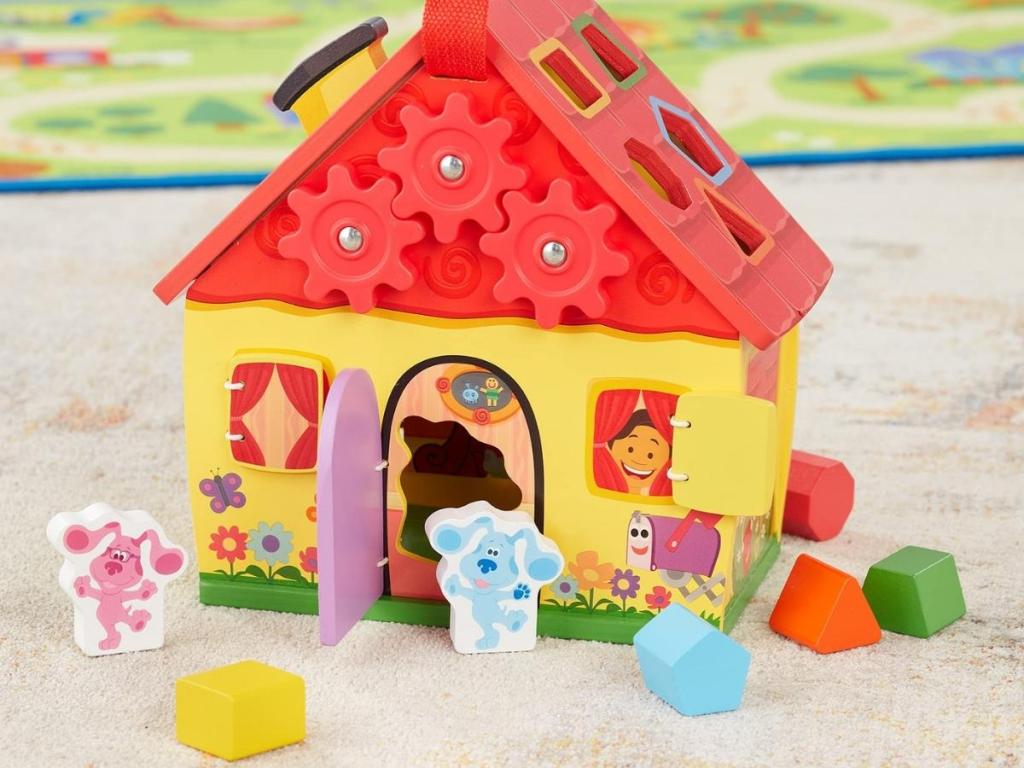 Melissa & Doug Blue's Clues & You! Wooden Take-Along House Shape Sorter 8-Piece Set