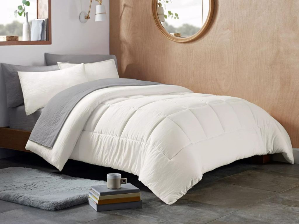 white comforter on bed