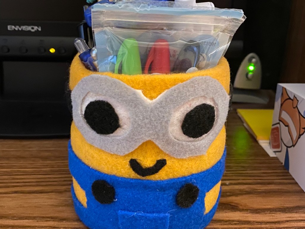 minions marker holder