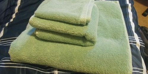 Up to 75% Off Amazon Basics Towels | 3-Piece Sets from $4 (Regularly $19)