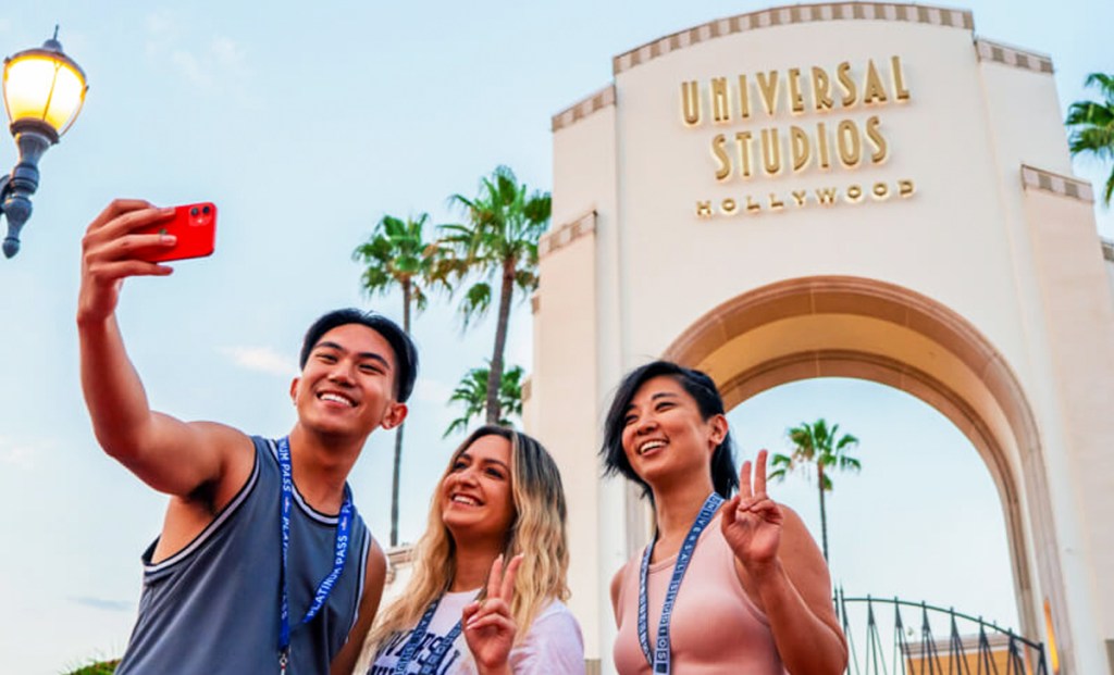 taking selfie with Universal Studios Hollywood sign