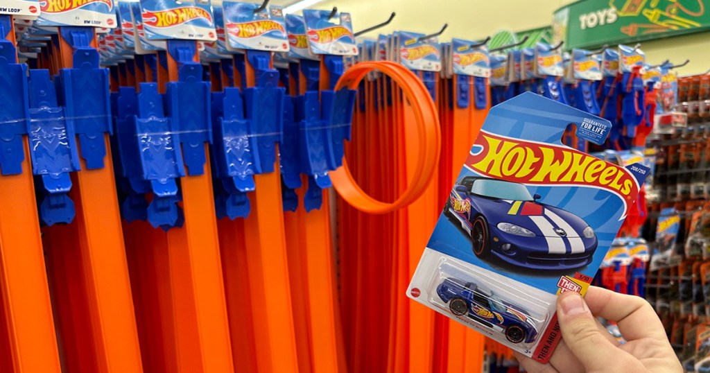 hot wheels tracks and cars