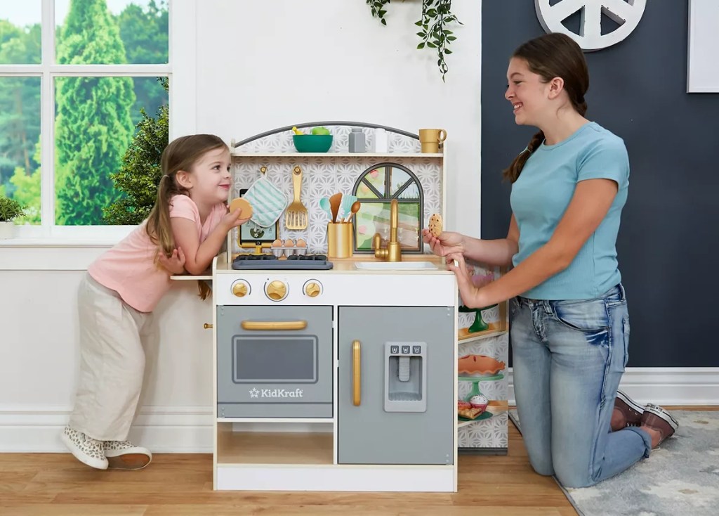 KidKraft Bake & Display Kitchen