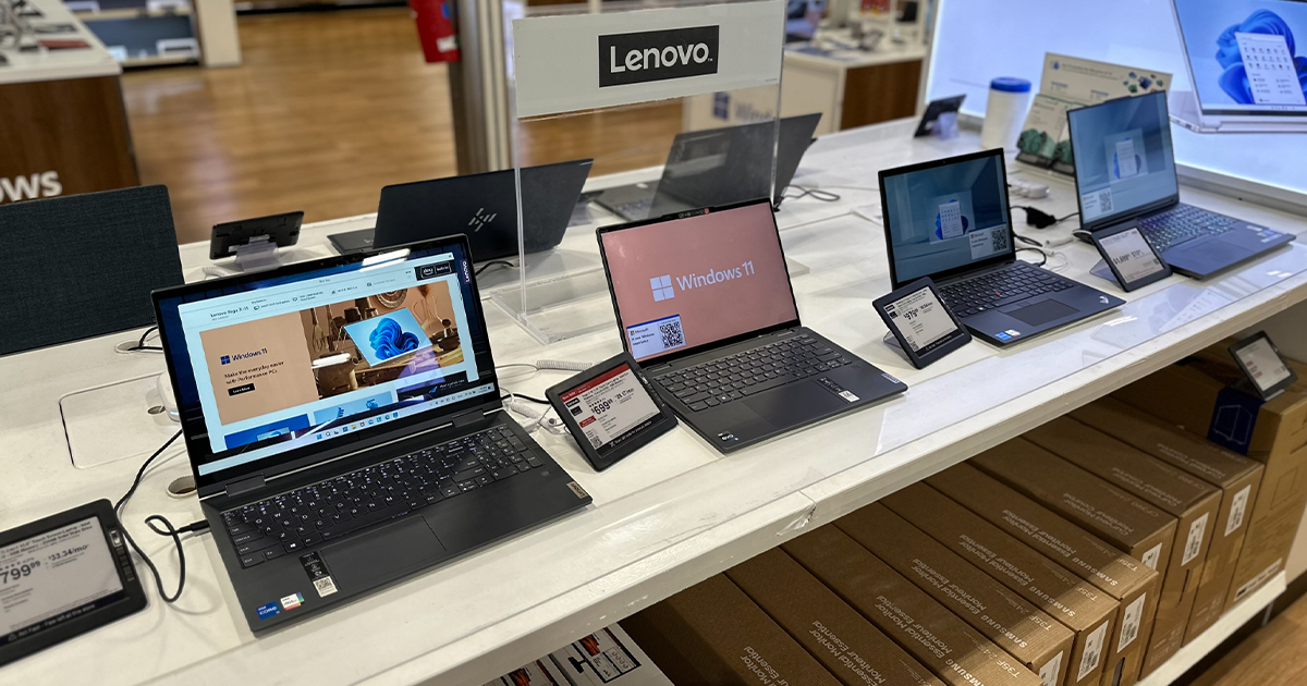 laptops in best buy store