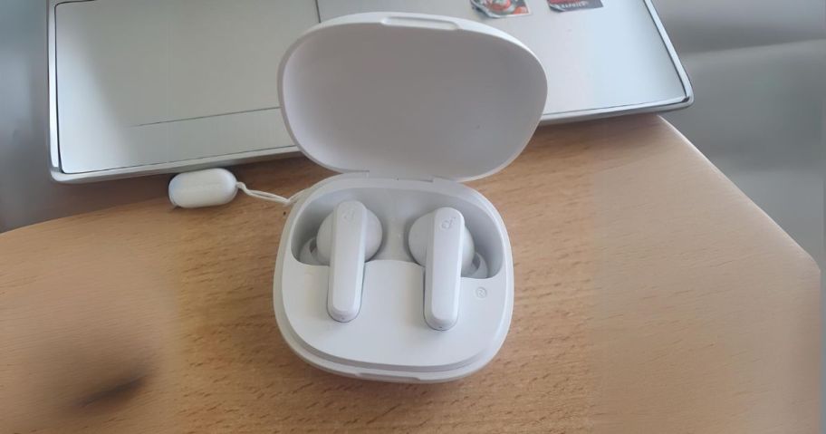 Anker Soundcore Life P20i True Wireless Earbuds on desk