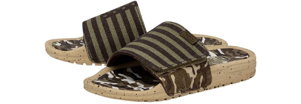 camo print slides with american flag