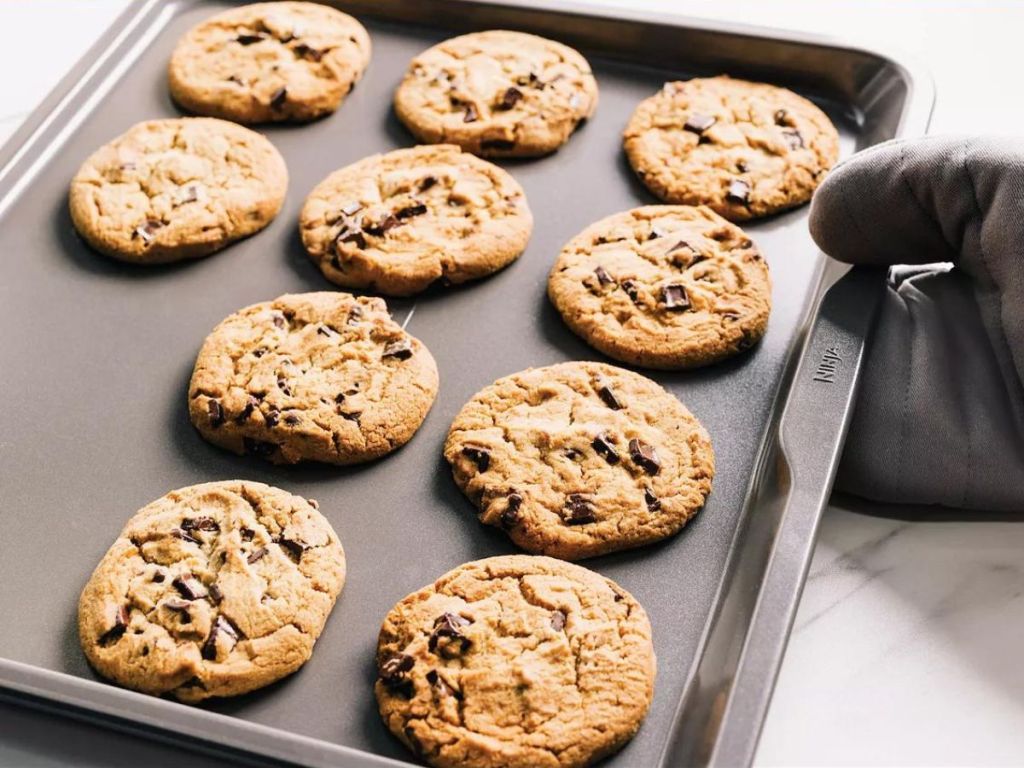 Ninja Foodi Cookie Sheet with chocolate chip cookies on it