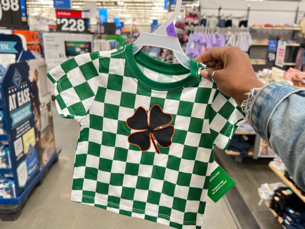 Shamrock checkered graphic tee