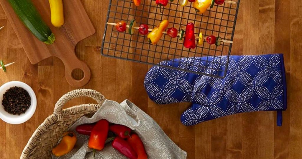 tommy bahama oven mitts