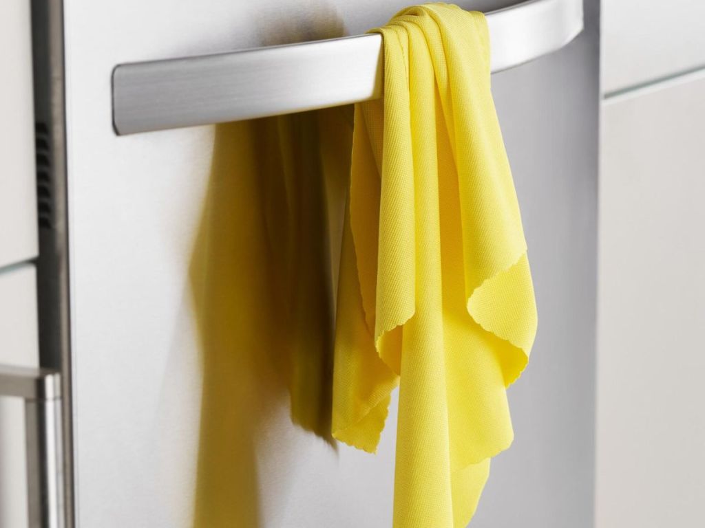 E-Cloth Microfiber Glass Cleaning Cloths hanging on dishwasher handle