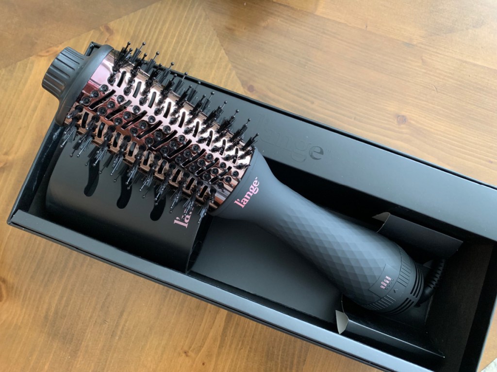 l’ange blow dryer brush called Le Volume