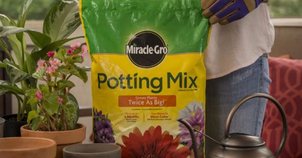 miracle gro potting mix bag
