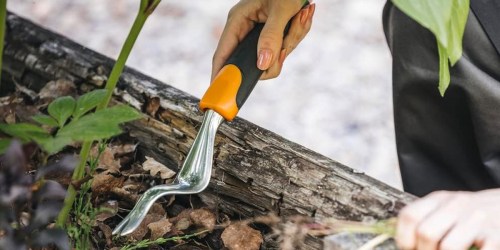 Fiskars Weeder Garden Tool Only $8.94 on Amazon or Walmart.com (Regularly $13)