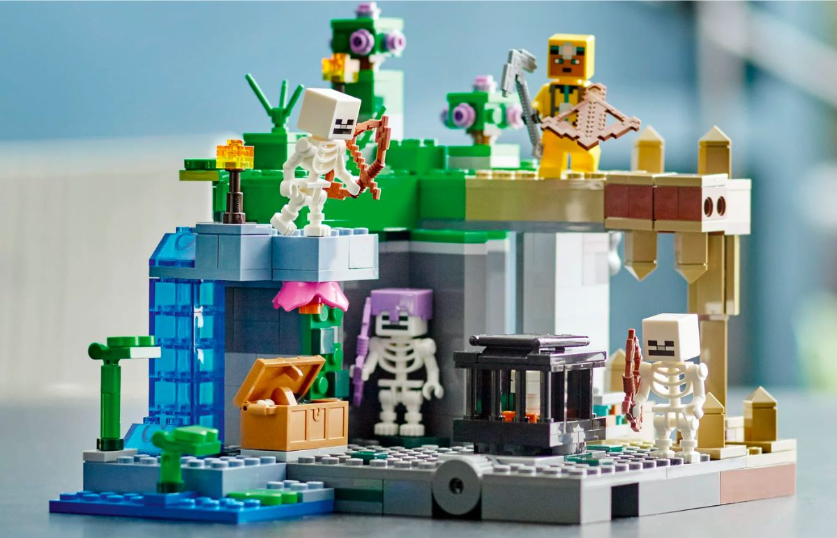 LEGO Minecraft The Skeleton Dungeon Set