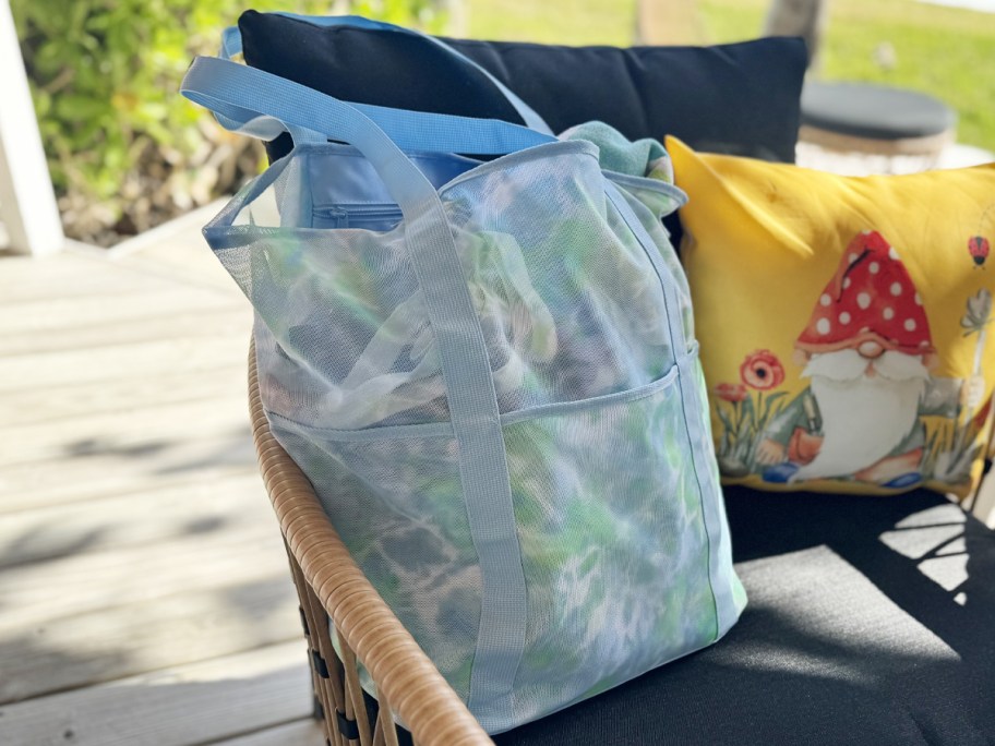 Time and Tru Women's Mesh Beach Tote Bag in Blue