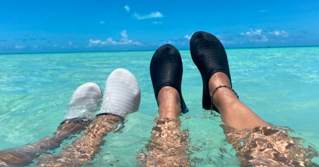 VIFUUR Unisex Slip-on Quick-Dry Aqua Socks in ocean