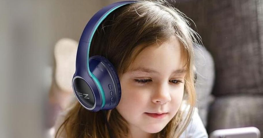 girl wearing FFZ Kids Wireless Headphones