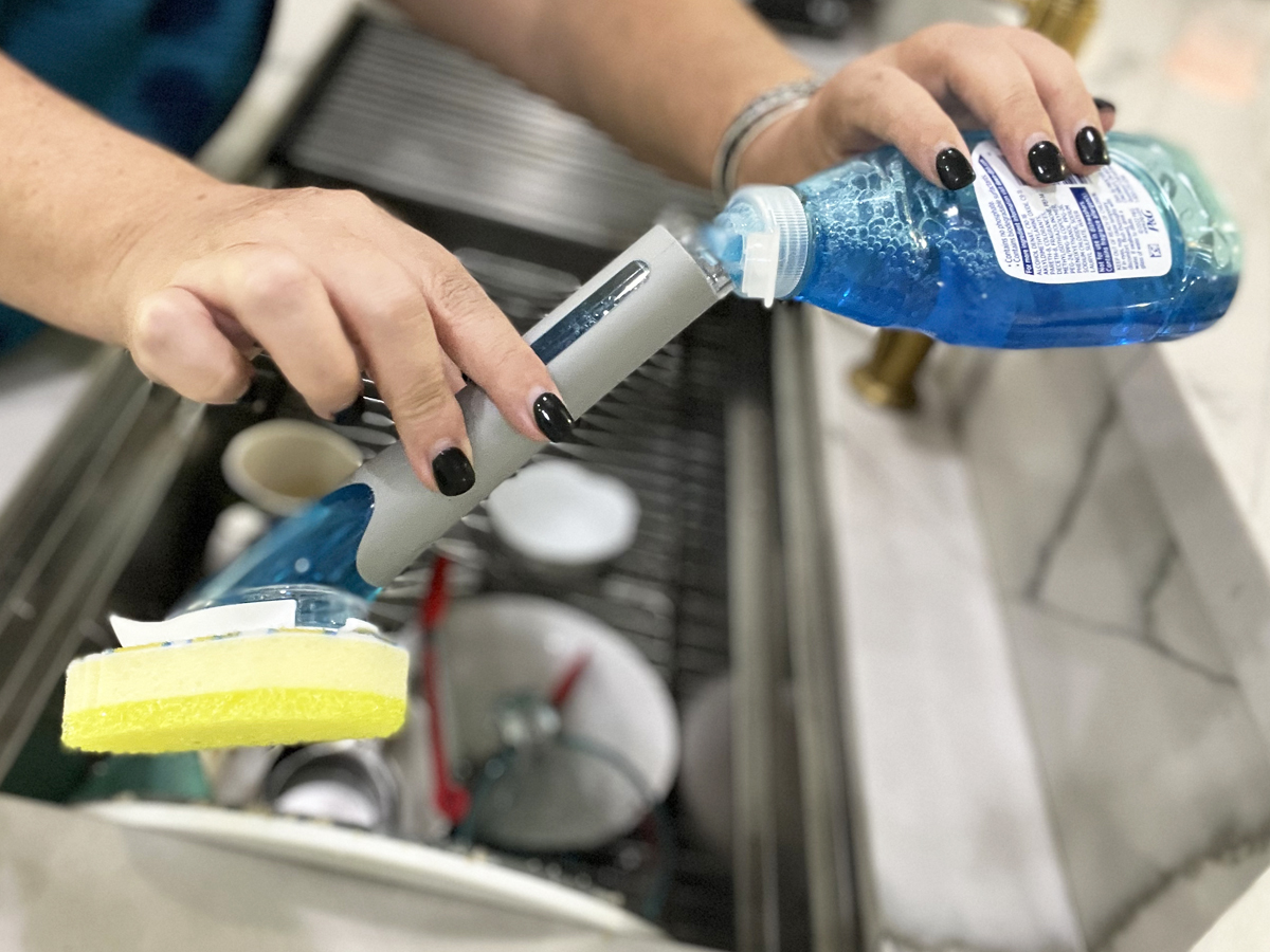 filling scrub daddy dish wand with soap